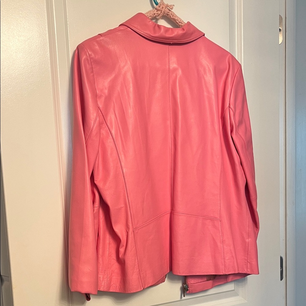 Women’s Leather Jacket - Picture 3 of 3